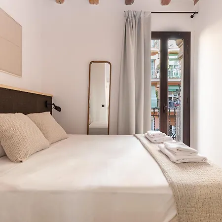 Joya De La Arquitectura Catalana Apartment