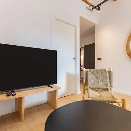 Joya De La Arquitectura Catalana Apartment